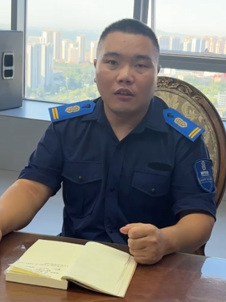 何亚琼
